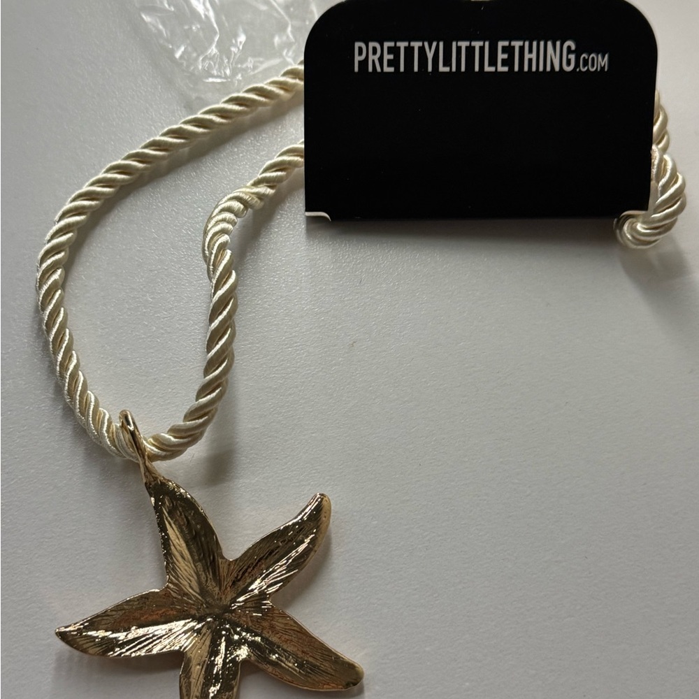 PrettyLittleThing Gold Starfish Pendant Necklace